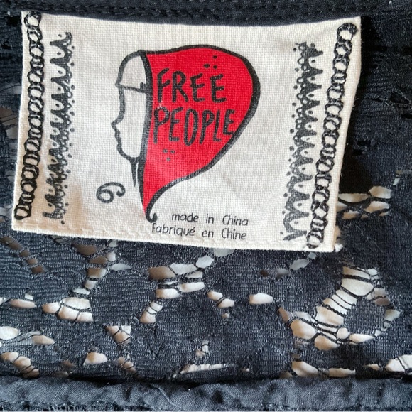 Free People Eyelet Lace Ruffle Front Black Blazer Size 6 - Picture 8 of 8